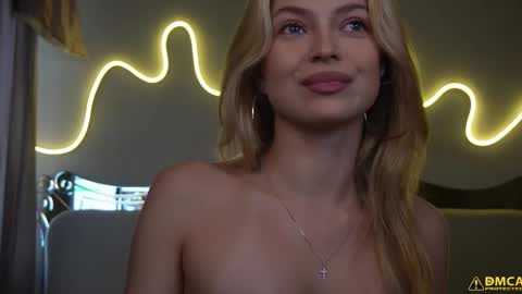 Kelly online show from October 11, 2025, 5:17 am