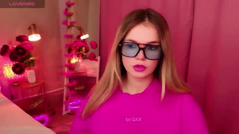 Snapshot of kellyhayden chatting on November 30, 2025, 6:23 pm Kelly online show from November 30, 2025, 6:23 pm