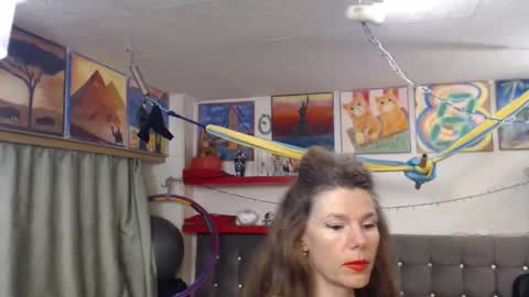 kelly online show from October 18, 2025, 10:32 pm