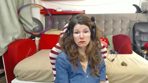 kelly online show from November 12, 2025, 1:28 am