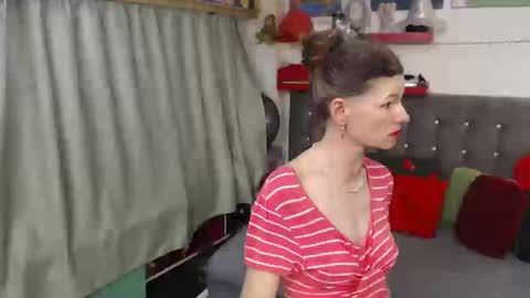 kelly online show from April 14, 2026, 10:05 pm