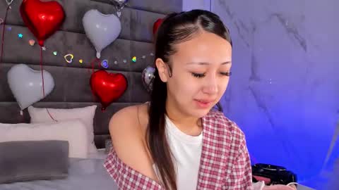 kellyy_bern online show from February 21, 2026, 1:06 am