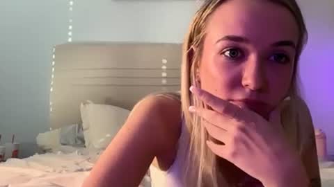 Snapshot of kelseyblu chatting on June 2, 2026, 11:18 pm Kelsey Blu online show from June 2, 2026, 11:18 pm