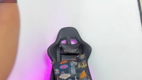 kelsi_steele online show from April 4, 2026, 2:54 am