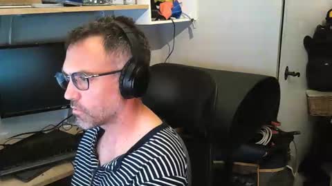 kelvin06133 online show from April 1, 2026, 9:56 pm