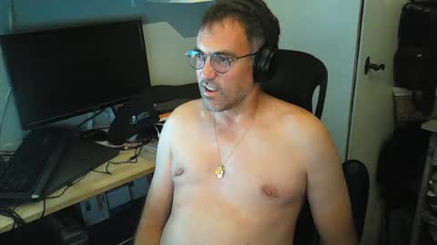 kelvin06133 online show from June 19, 2026, 10:35 pm