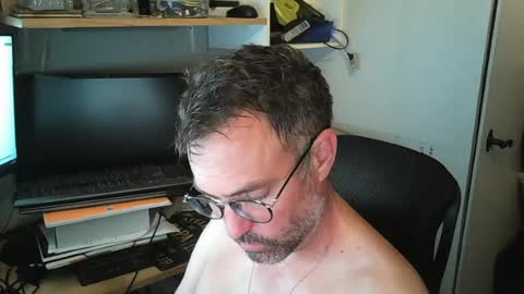 kelvin06133 online show from August 4, 2026, 8:22 pm