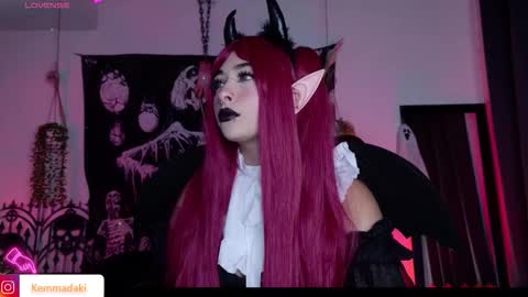 Kemma online show from October 31, 2025, 7:37 pm