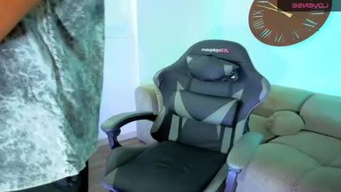 ken_blaker online show from July 16, 2026, 10:43 am