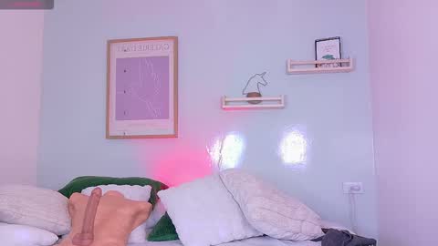   online show from November 6, 2025, 1:23 pm