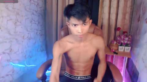 ken_minjun online show from April 6, 2026, 12:06 pm