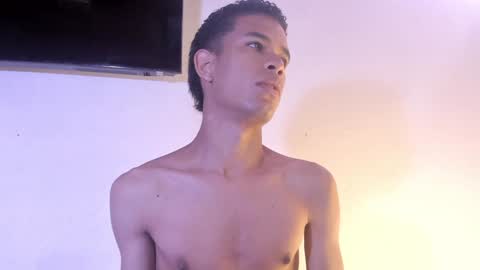 Julian Rivera   online show from February 6, 2025, 12:16 pm