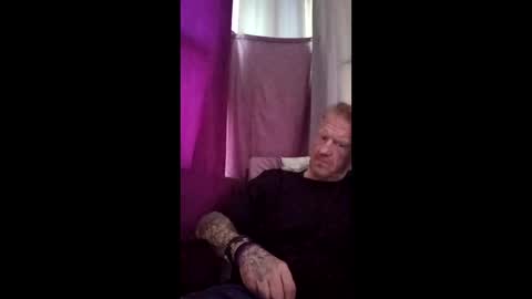 kendall21978 online show from May 27, 2026, 6:49 pm