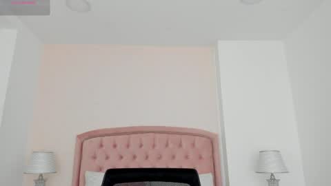 Kendall online show from November 22, 2025, 6:23 am