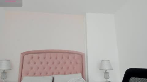 Kendall online show from November 23, 2025, 6:24 am