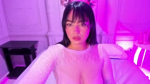 Snapshot of kendall_curves chatting on July 14, 2026, 12:24 am Kendall no Jenner online show from July 14, 2026, 12:24 am