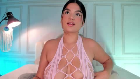 Snapshot of kendall_jonss chatting on November 3, 2025, 10:38 am online show from November 3, 2025, 10:38 am