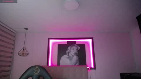 kendall_rossii_ online show from January 9, 2026, 3:20 am