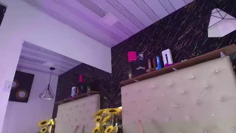 Kendall online show from October 15, 2025, 3:34 pm