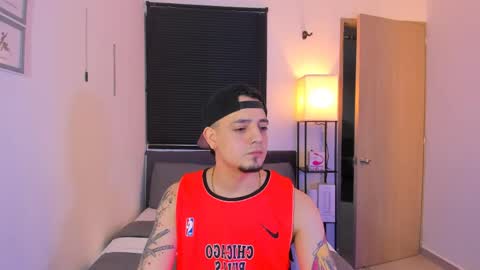 kendel_dimitri online show from May 4, 2026, 3:13 am