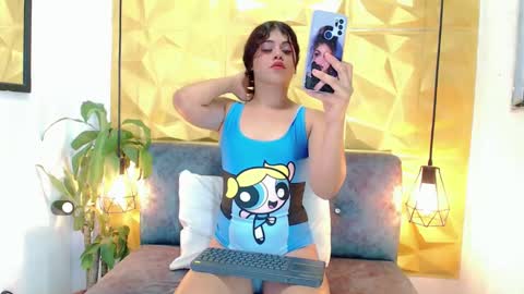 K E N D R A  online show from January 25, 2025, 2:58 am