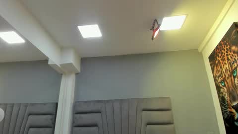 Kendra London online show from November 12, 2025, 11:10 am