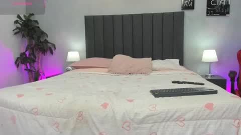 Kendra London online show from March 25, 2026, 11:27 am