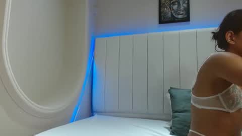 kendra_lux1 online show from November 3, 2025, 1:12 pm