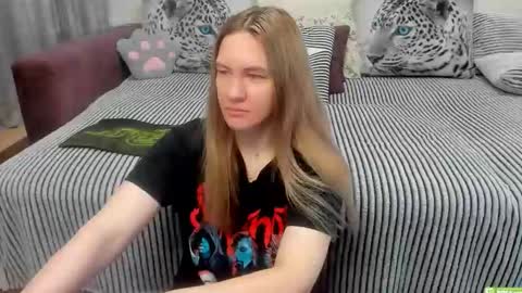 Snapshot of kendra_xx_ chatting on May 10, 2026, 11:43 pm Kendra online show from May 10, 2026, 11:43 pm