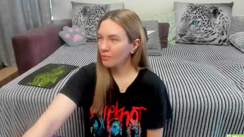 Snapshot of kendra_xx_ chatting on May 18, 2026, 11:32 pm Kendra online show from May 18, 2026, 11:32 pm
