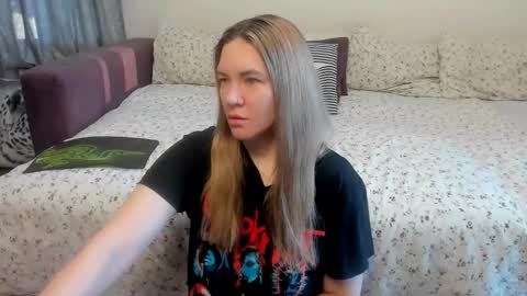 Snapshot of kendra_xx_ chatting on June 3, 2026, 11:32 pm Kendra online show from June 3, 2026, 11:32 pm