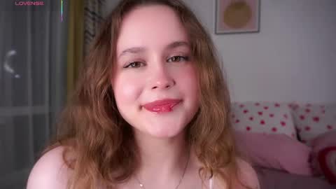 Kira online show from May 17, 2026, 10:39 pm
