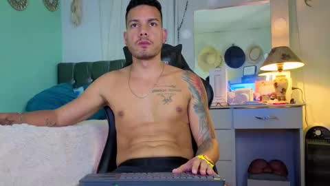 Snapshot of kenfenty chatting on October 10, 2025, 1:04 am Chriss Morales online show from October 10, 2025, 1:04 am