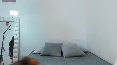 Snapshot of kennawells_ chatting on February 28, 2025, 6:09 pm kenna online show from February 28, 2025, 6:09 pm
