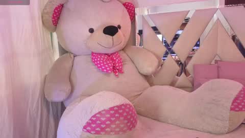 Snapshot of kenndal_tay chatting on May 16, 2026, 8:18 pm kenndal_tay online show from May 16, 2026, 8:18 pm