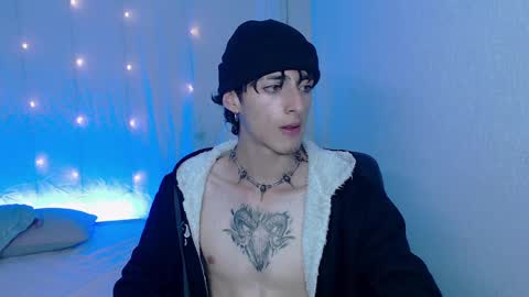 Snapshot of kenny__hot chatting on December 10, 2024, 4:27 pm kenny online show from December 10, 2024, 4:27 pm