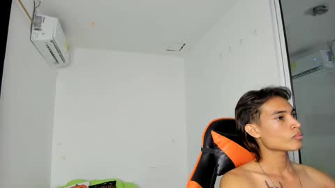 Snapshot of kenshi_roa chatting on November 25, 2025, 5:18 am kenshi_roa online show from November 25, 2025, 5:18 am