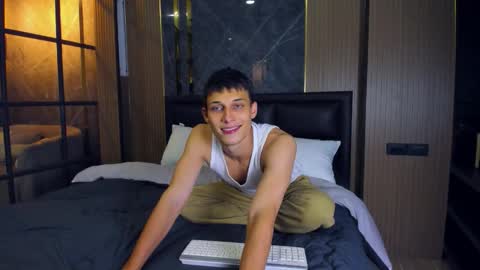 Snapshot of kenter_parker chatting on March 20, 2026, 4:34 pm Peter online show from March 20, 2026, 4:34 pm