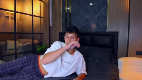 Snapshot of kenter_parker chatting on March 31, 2026, 6:30 pm Peter online show from March 31, 2026, 6:30 pm