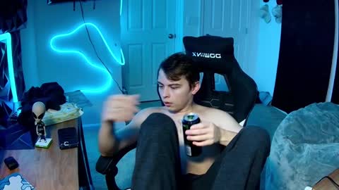 Snapshot of kentuckydrake chatting on December 12, 2024, 3:43 am Drake online show from December 12, 2024, 3:43 am