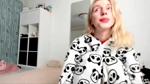 Kenzie online show from February 9, 2025, 5:08 am