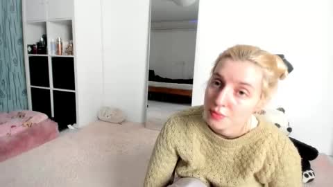 Kenzie online show from February 1, 2026, 2:37 pm