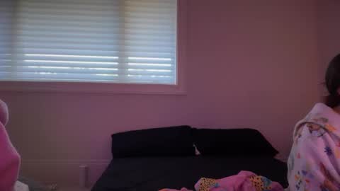 kenziesmithh online show from September 22, 2025, 8:11 pm