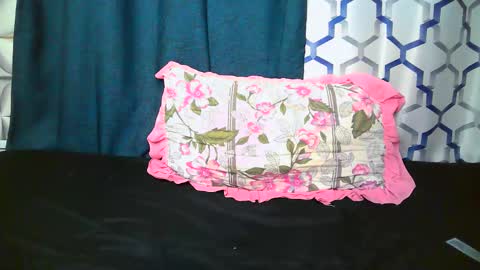 kering_lovly online show from October 20, 2025, 3:12 pm