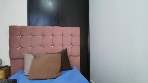 Snapshot of kerly_mature42 chatting on September 17, 2025, 3:03 pm KERLY online show from September 17, 2025, 3:03 pm