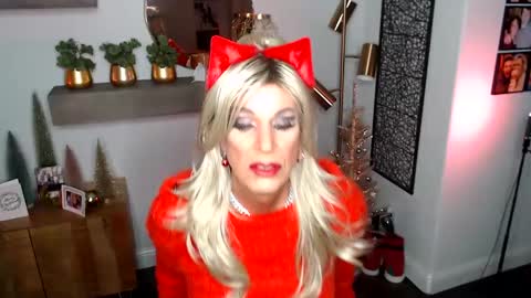 Snapshot of kerrytmilf chatting on December 15, 2024, 11:45 am Kerry Wright online show from December 15, 2024, 11:45 am