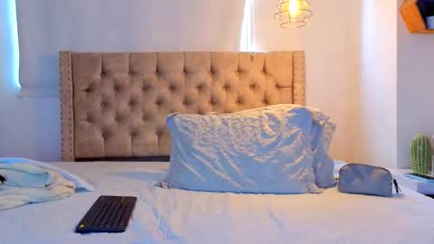 Kery Hillson online show from March 26, 2026, 2:22 pm