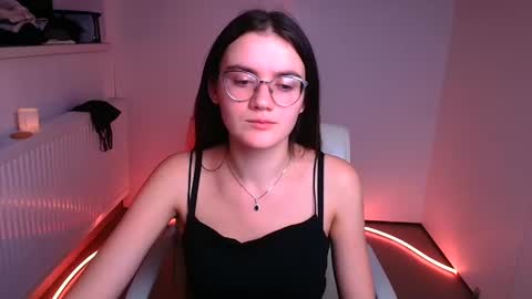 Snapshot of ketrin_pirsss chatting on December 12, 2024, 5:10 am Ketrin online show from December 12, 2024, 5:10 am