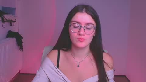 Snapshot of ketrin_pirsss chatting on December 19, 2024, 1:28 am Ketrin online show from December 19, 2024, 1:28 am