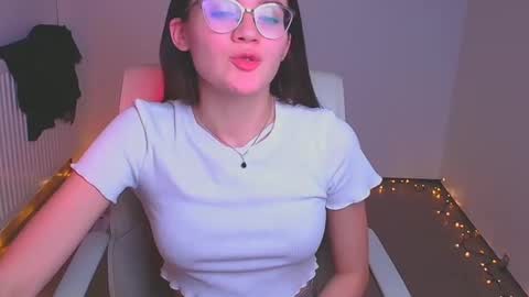 Snapshot of ketrin_pirsss chatting on December 20, 2024, 4:42 am Ketrin online show from December 20, 2024, 4:42 am